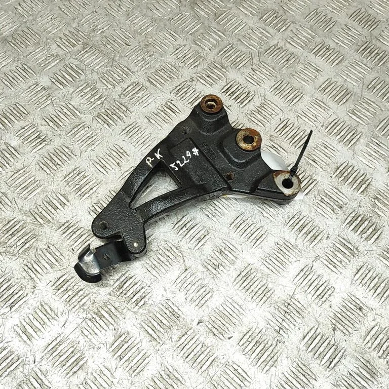 Mootori kinnituskronstein DN4E39011