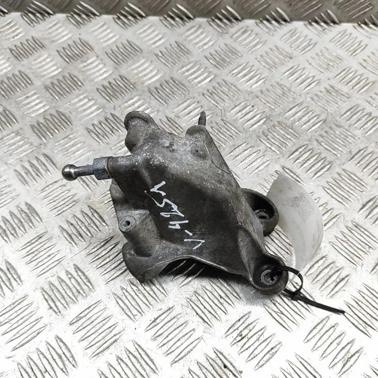 Engine mounting bracket 9816728980