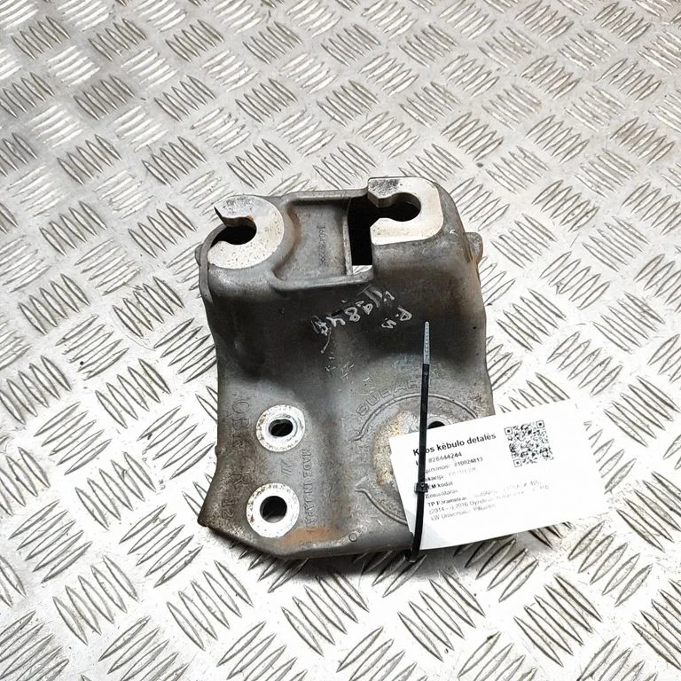 Dzinēja stiprinājuma kronšteins 41032AJ050