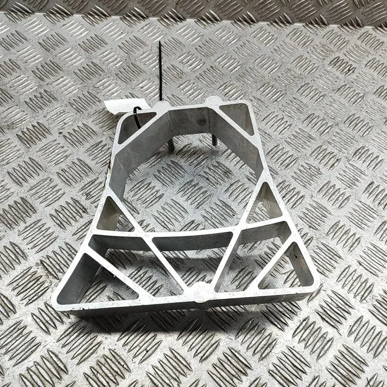 Engine mounting bracket A2936160000