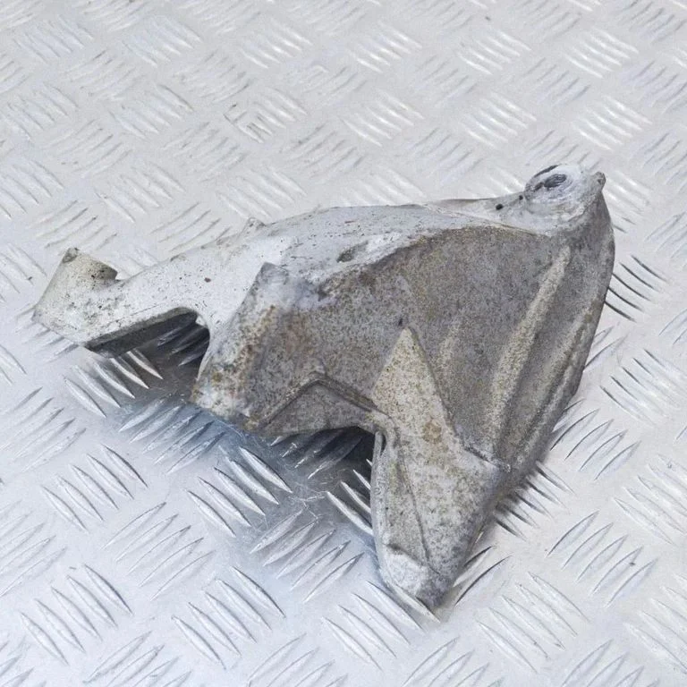 Dzinēja stiprinājuma kronšteins 03L199308A