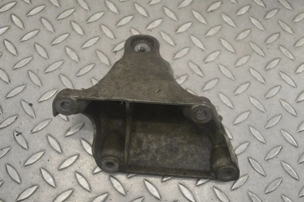Engine mounting bracket – BMW 4 Series F32 F33 (2013-2020)