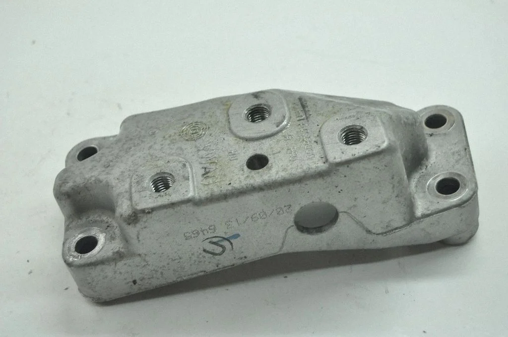 Dzinēja stiprinājuma kronšteins 5N0199117B
