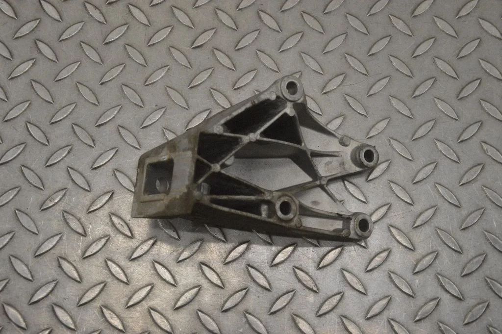 Engine mounting bracket – BMW 3 Series G20 G21 (2019-)