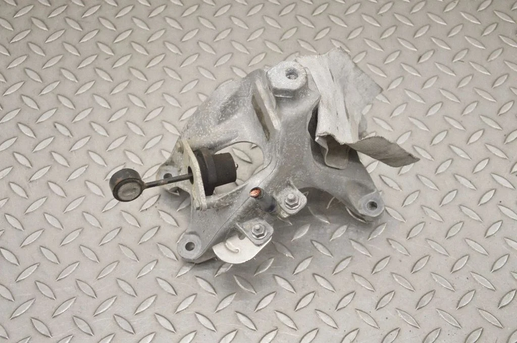 Mootori kinnituskronstein – Audi A4 Allroad B8 (2008-2016)