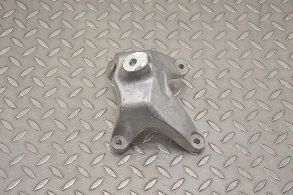 Engine mounting bracket – Porsche Macan (95B) (2014-2018)