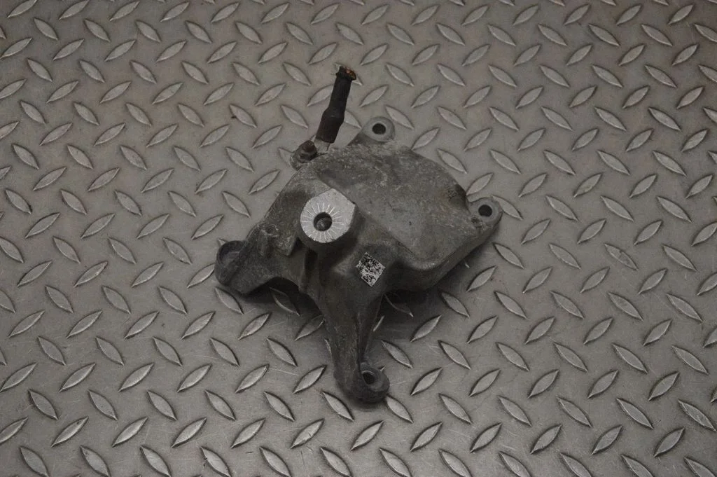 Wspornik silnika – Audi A4 S4 B9 (2015-2019)