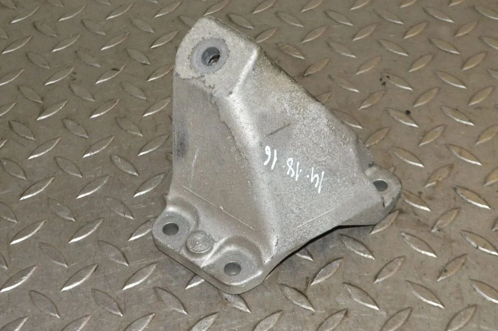 Engine mounting bracket – BMW 5 Series F10 F11 (2009-2016)