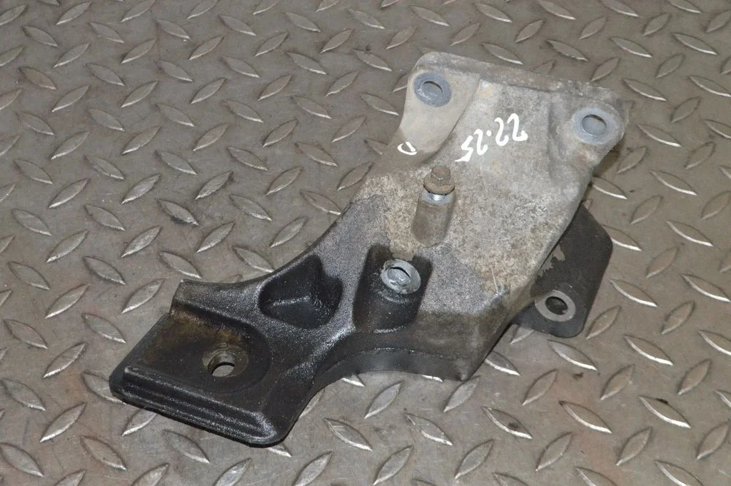 Mootori kinnituskronstein – Land Rover Discovery 4 - LR4 (2010-2016)