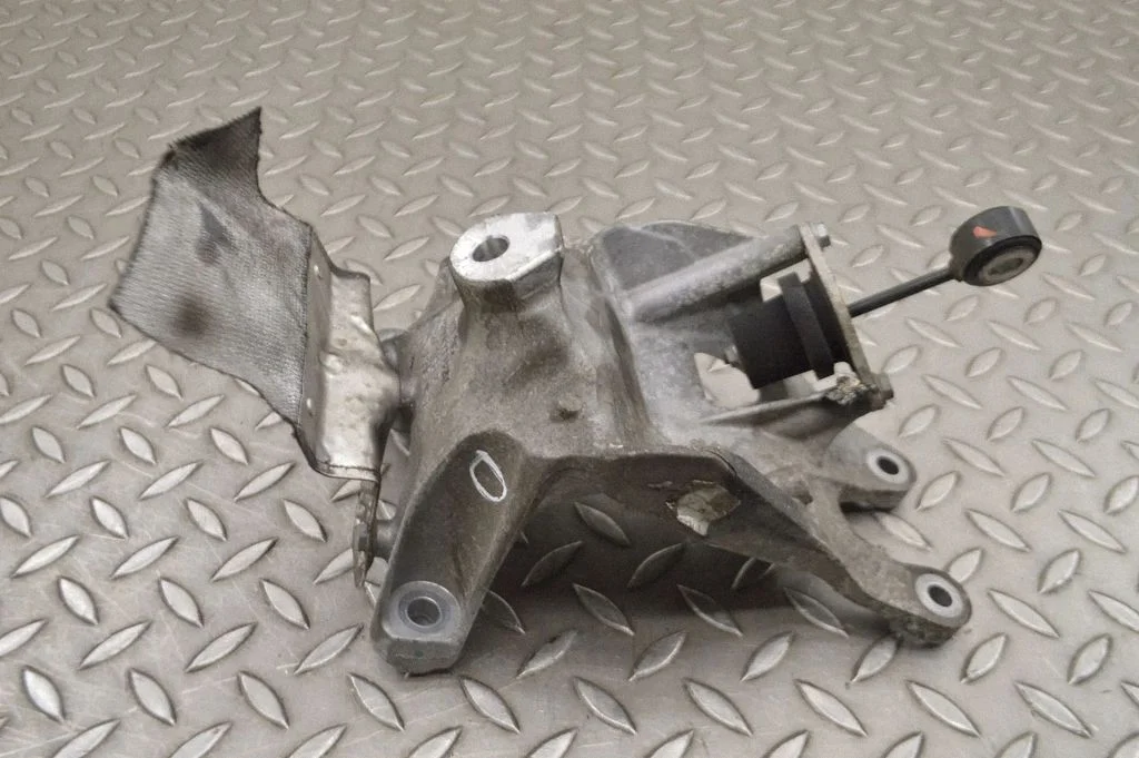 Engine mounting bracket 4M0199308AT