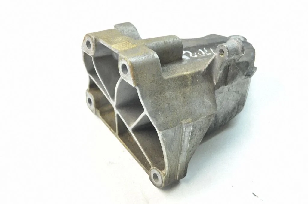 Engine mounting bracket – Mercedes-Benz S-Class W221 (2005-2013)