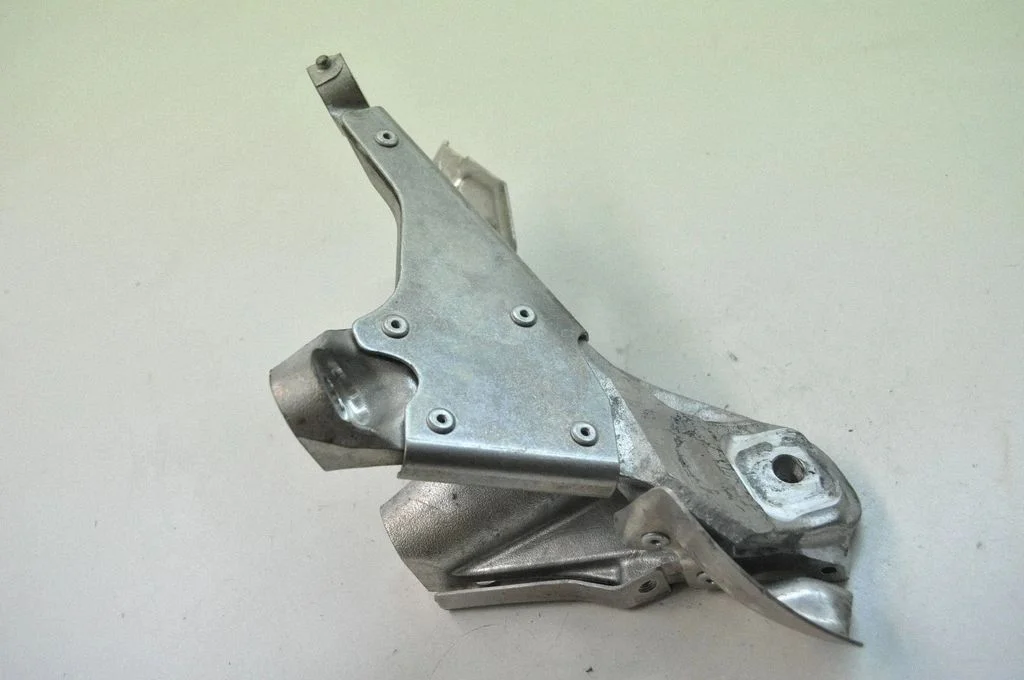 Dzinēja stiprinājuma kronšteins – BMW Series 4 M4 F82 F83 (2014-2020)