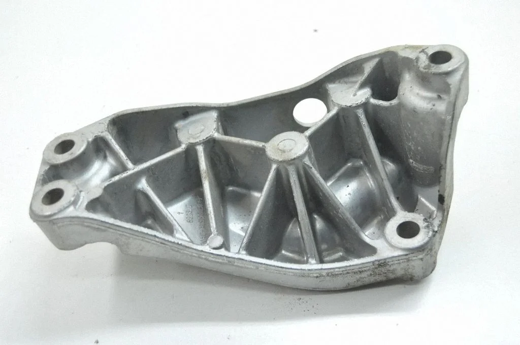 Mootori kinnituskronstein – Volkswagen Tiguan (2007-2016)