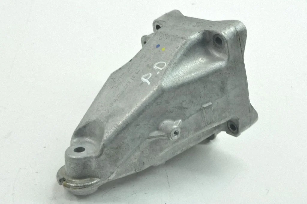 Engine mounting bracket – Mercedes-Benz C-Class W205 (2014-2021)