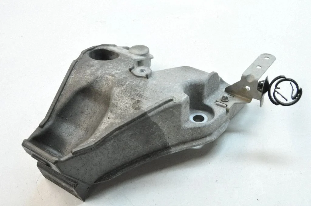 Dzinēja stiprinājuma kronšteins – BMW 2. sērija F22 F23 (2013-2017)