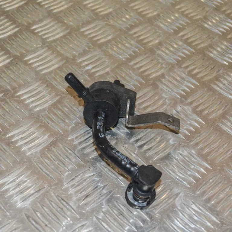 Engine mount vacuum valve – Citroen C3 (2010-2016)