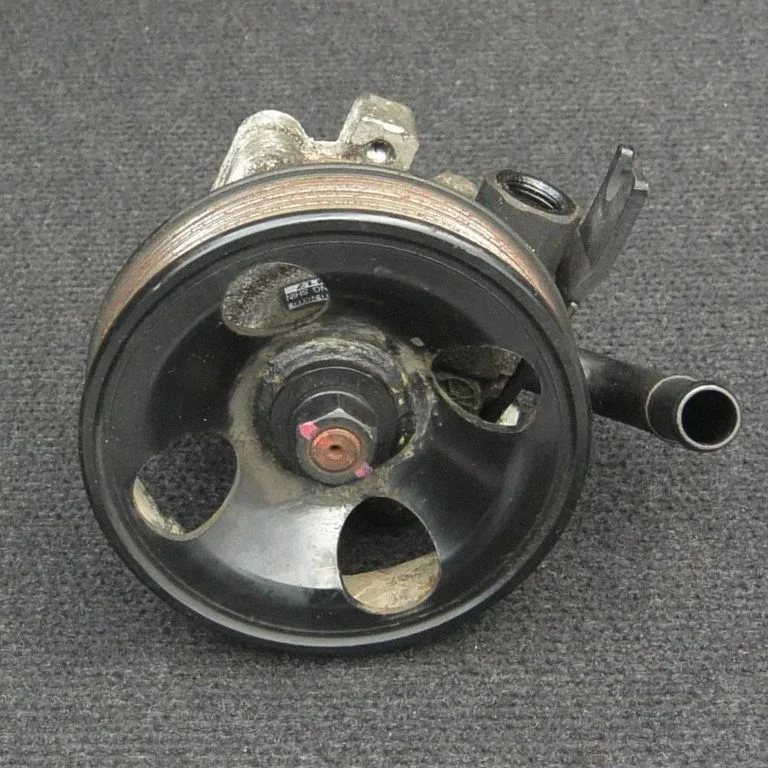 Power steering pump – Hyundai Santa Fe (2006-2012)