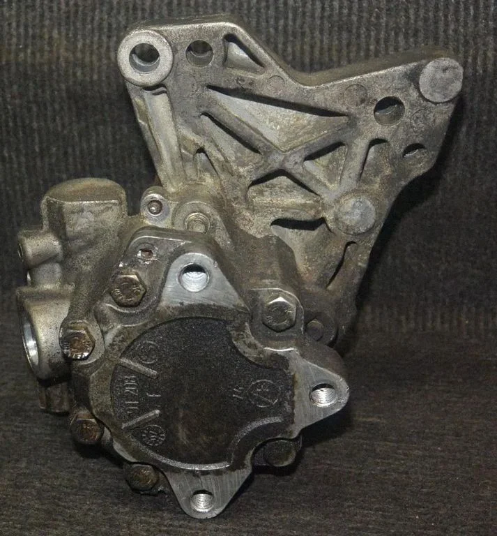 Roolivõimendi pump – BMW X3 E83 (2003-2010)
