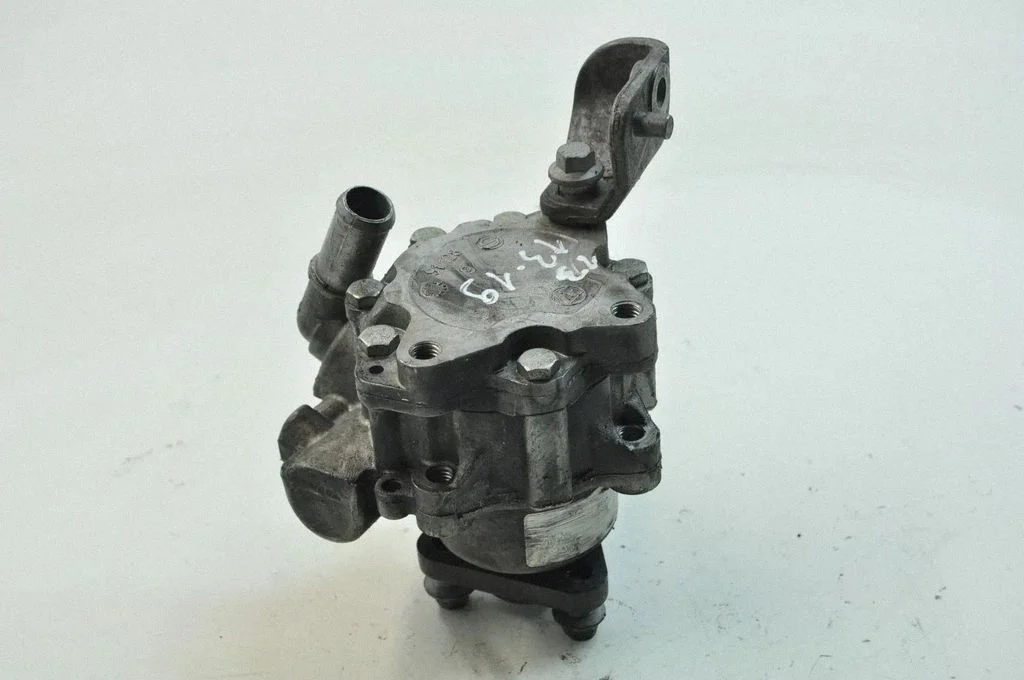 Power steering pump – Jaguar XF X250 (2007-2015)