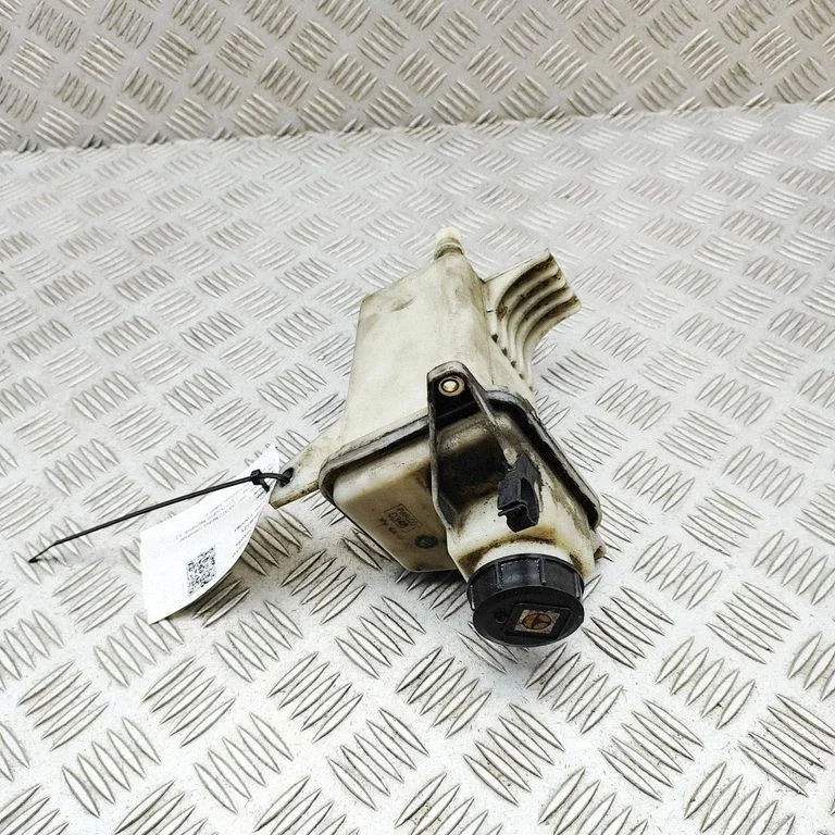 Stūres pastiprinātāja šķidruma tvertne 1380688080