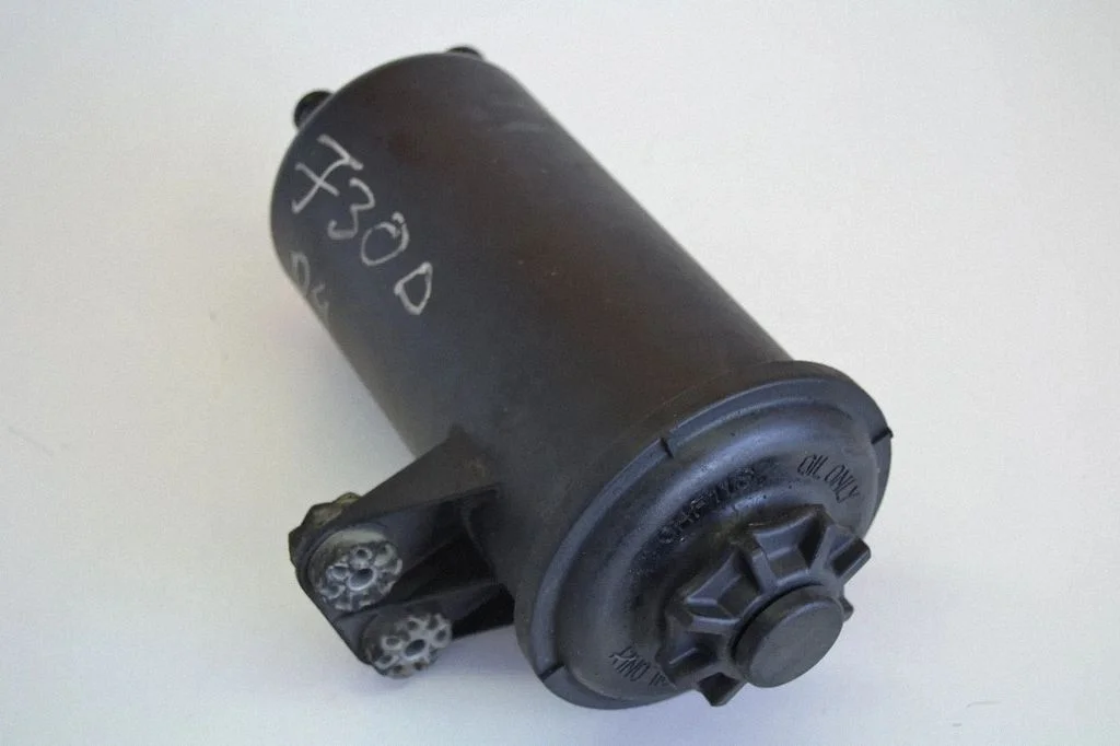 Roolivõimendi vedelikupaak – BMW 7-seeria E65 E66 (2001-2008)