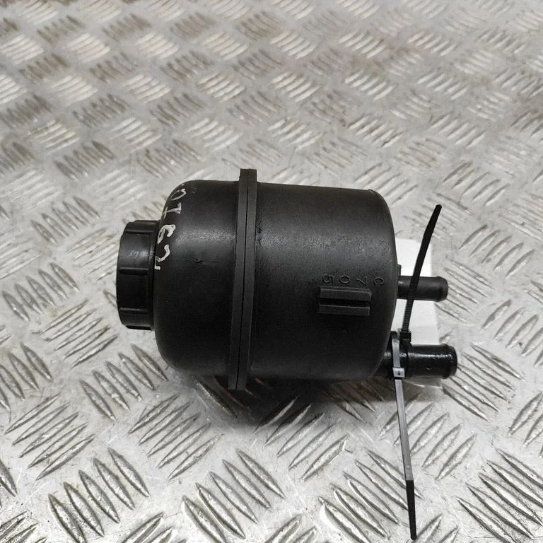 Power steering fluid tank/reservoir – Maserati GranTurismo (2007-2019)