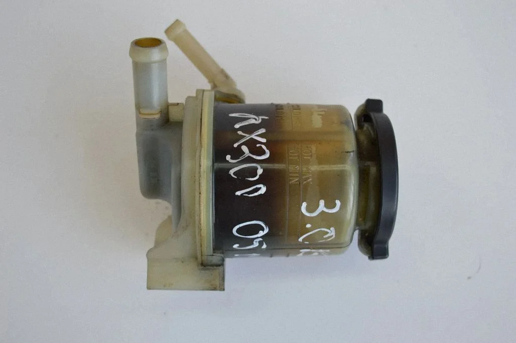 Power steering fluid tank/reservoir