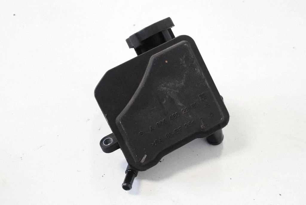 Power steering fluid tank/reservoir – Mercedes-Benz CLS-Class C219 (2003-2011)