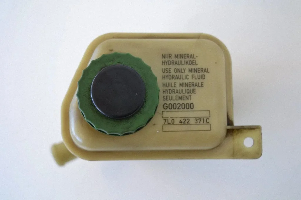 Power steering fluid tank/reservoir – Volkswagen Touareg I (2002-2010)
