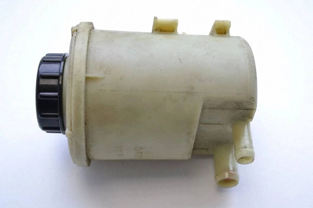 Power steering fluid tank/reservoir – Renault Laguna III (2007-2015)