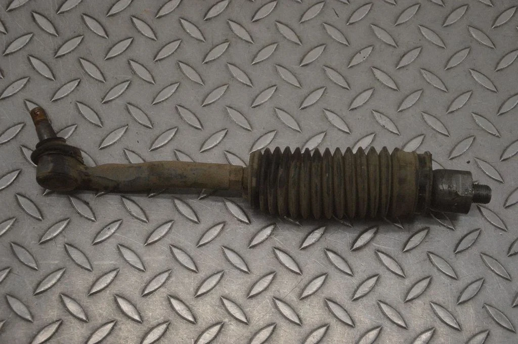 Steering tie rod – left