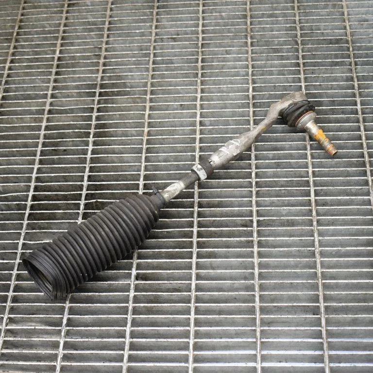 Steering tie rod – right