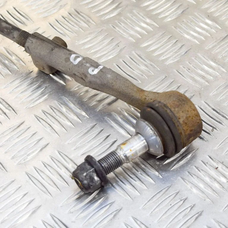 Steering tie rod – right