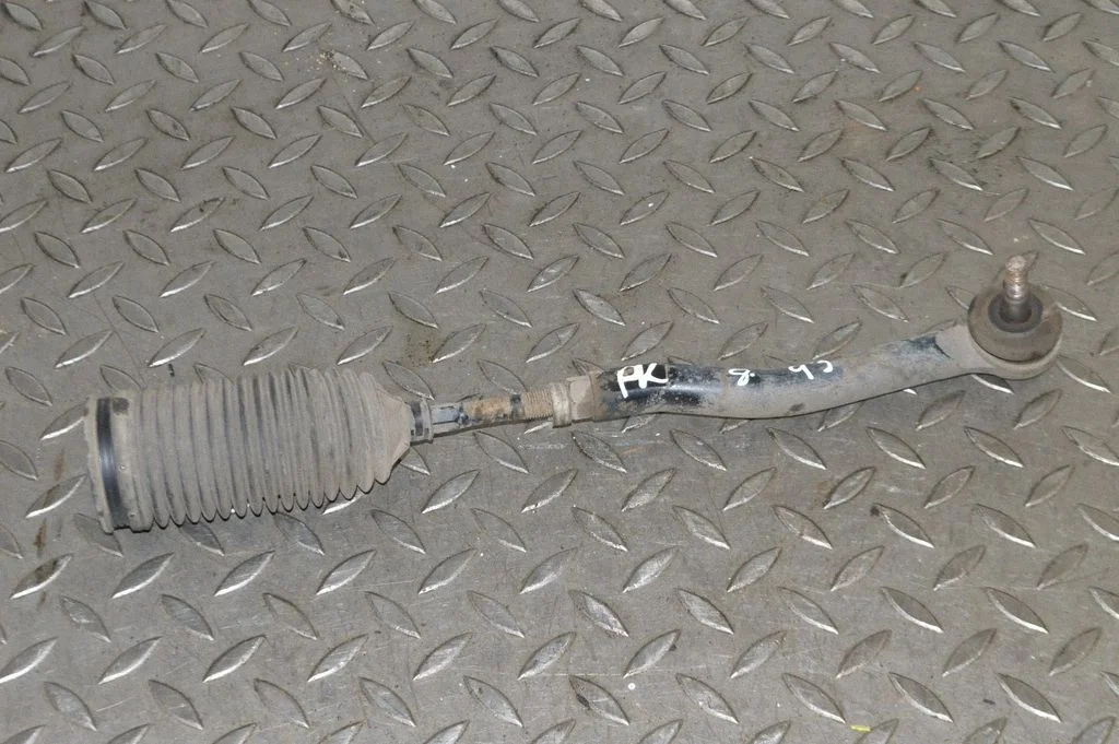 Steering tie rod – left