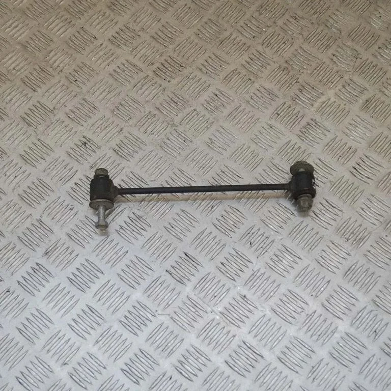 Steering tie rod – Dodge Challenger (2008-2023)