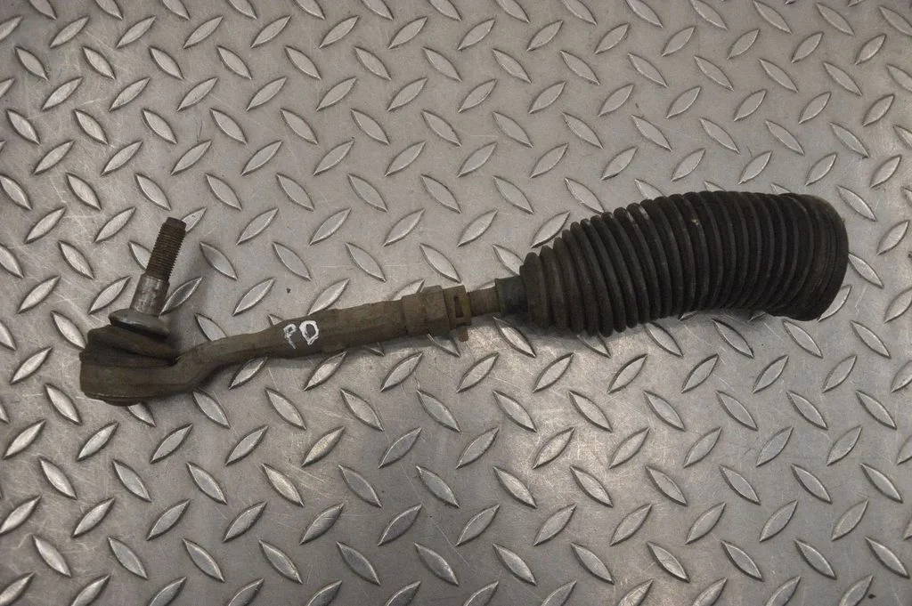 Steering tie rod – right