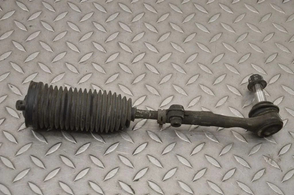 Steering tie rod – right
