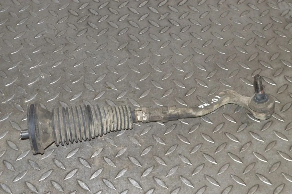 Steering tie rod – left