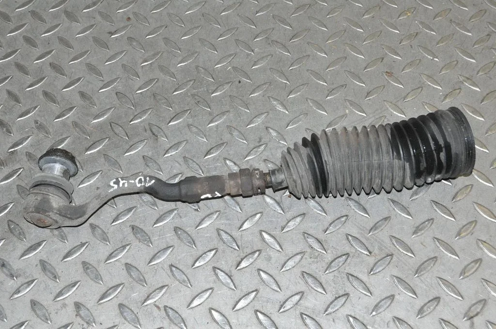 Steering tie rod – right