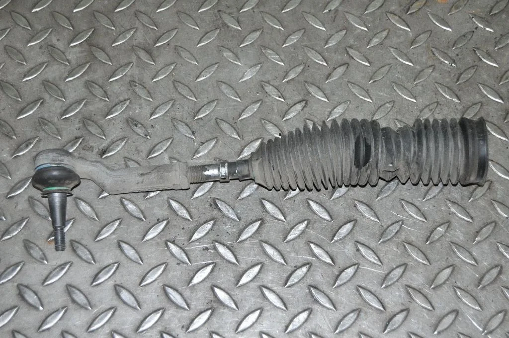 Steering tie rod – Volvo V40 (2012-2019)