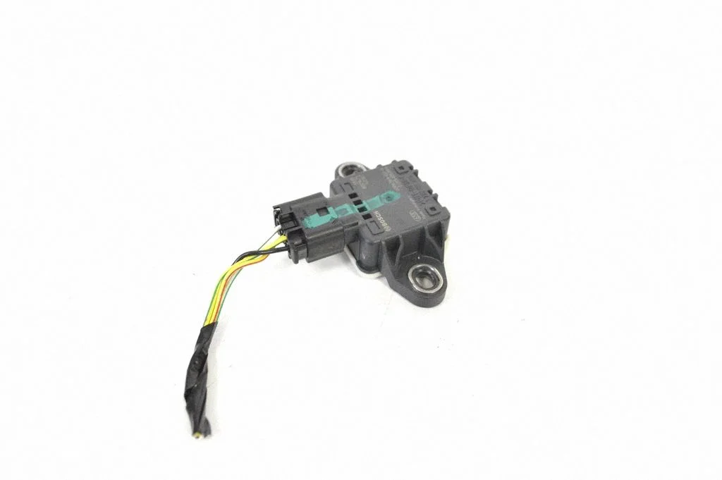 Acceleration sensor – Tesla Model S (2012-)
