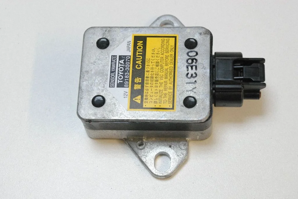 Acceleration sensor – Lexus GS 300 350 430 450H (2005-2012)