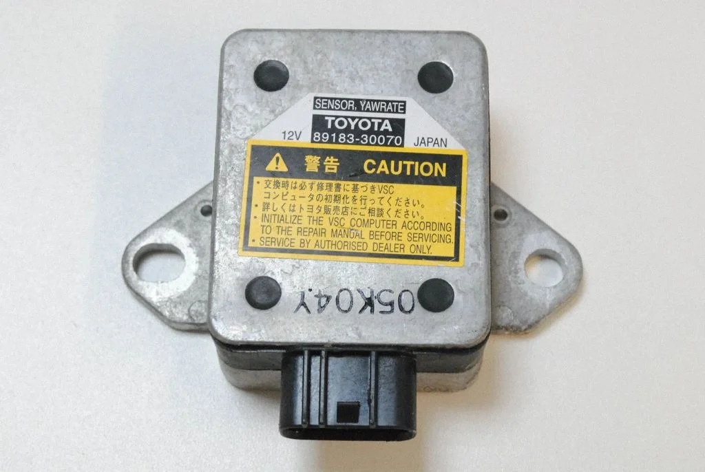 Acceleration sensor – Lexus GS 300 350 430 450H (2005-2012)