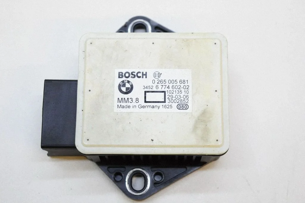 Acceleration sensor – BMW 5 Series E60 E61 (2004-2010)