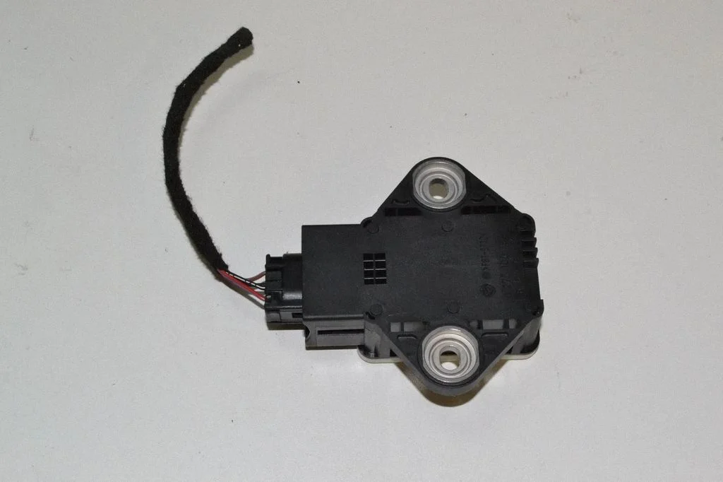 Acceleration sensor – Mercedes-Benz CLS-Class C218 X218 (2011-2017)