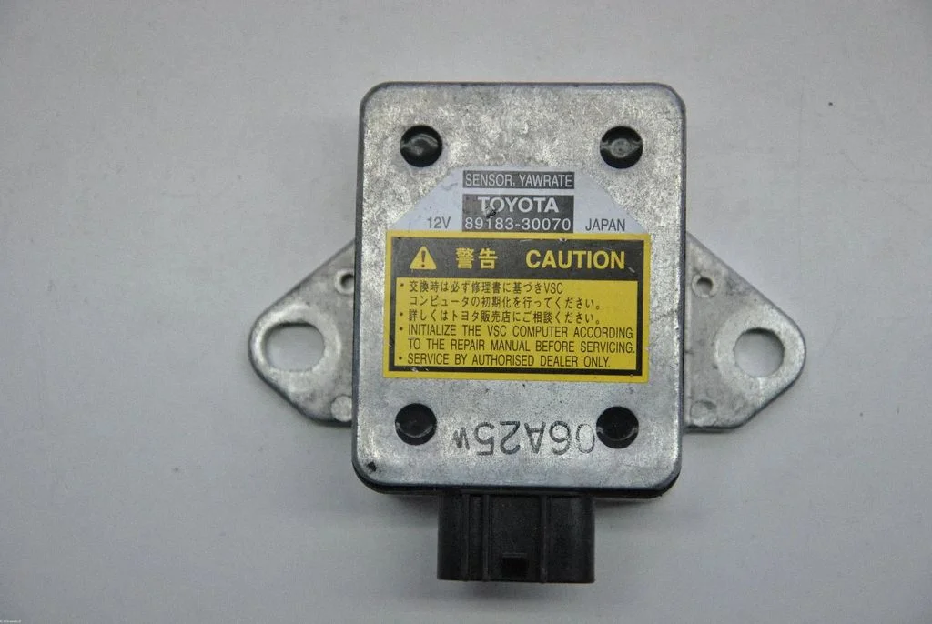 Acceleration sensor – Lexus GS 300 350 430 450H (2005-2012)
