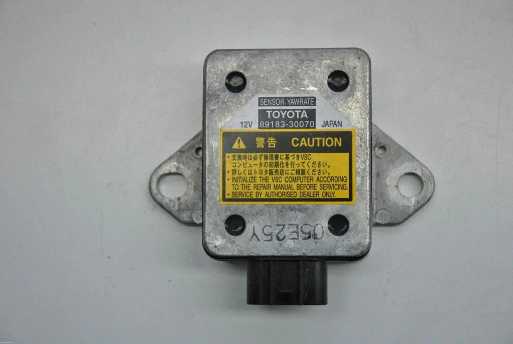 Acceleration sensor – Lexus GS 300 350 430 450H (2005-2012)
