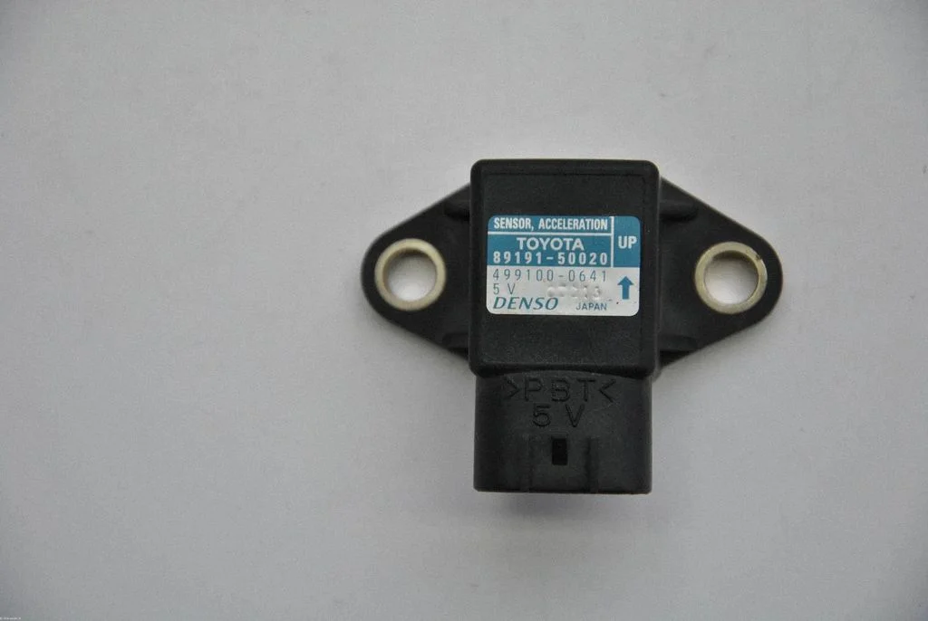 Acceleration sensor – Lexus GS 300 350 430 450H (2005-2012)