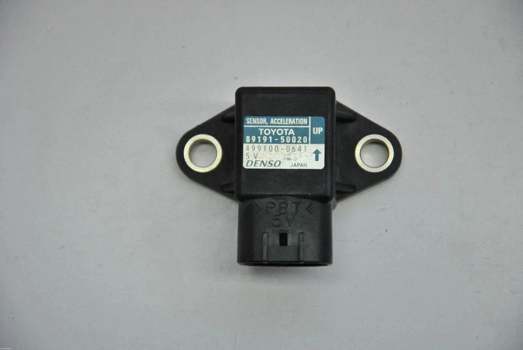 Acceleration sensor – Lexus GS 300 350 430 450H (2005-2012)