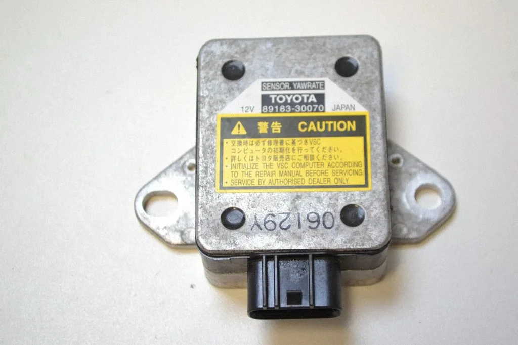 Acceleration sensor – Lexus GS 300 350 430 450H (2005-2012)